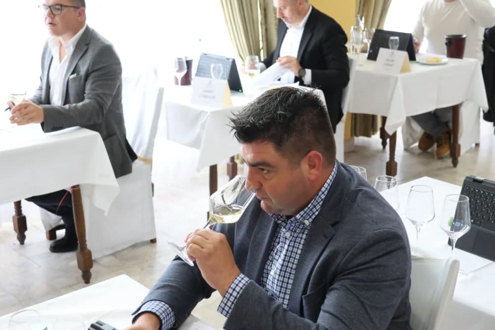 Eminentni stručnjaci u Kutjevu ocjenjuju 104 prispjela uzorka graševine: Najboljima slijede velika priznanja i odličja!