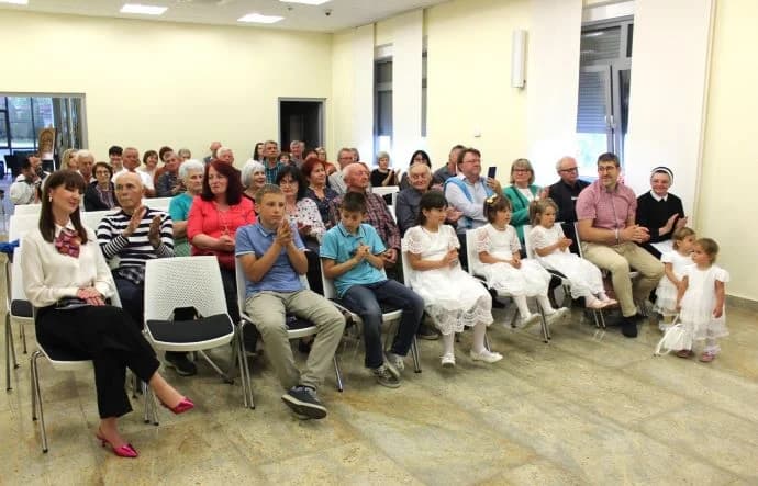 (FOTO) Predstavljena zbirka pjesama „Na vjeđama djevojčice“ i zbirka priča „Ćakule male“