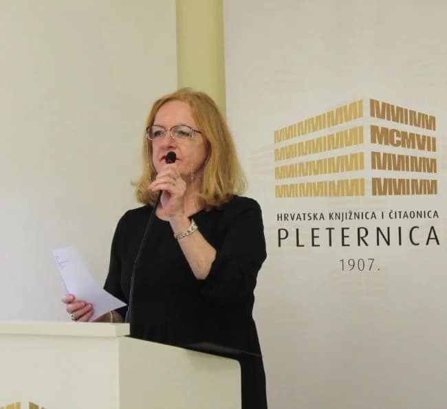 (FOTO) Predstavljena zbirka pjesama „Na vjeđama djevojčice“ i zbirka priča „Ćakule male“
