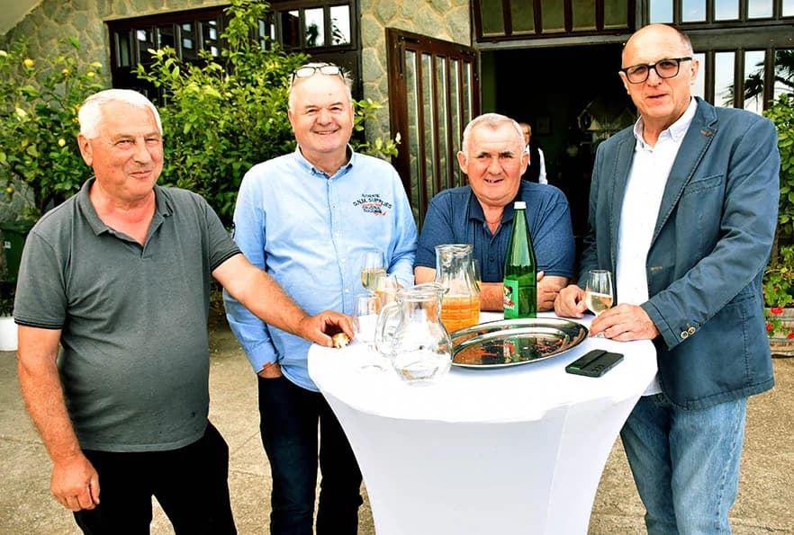 SLAVLJE KOD POZNATOG VINARA IVE ENJINGIJA: Torta za 84. rođendan