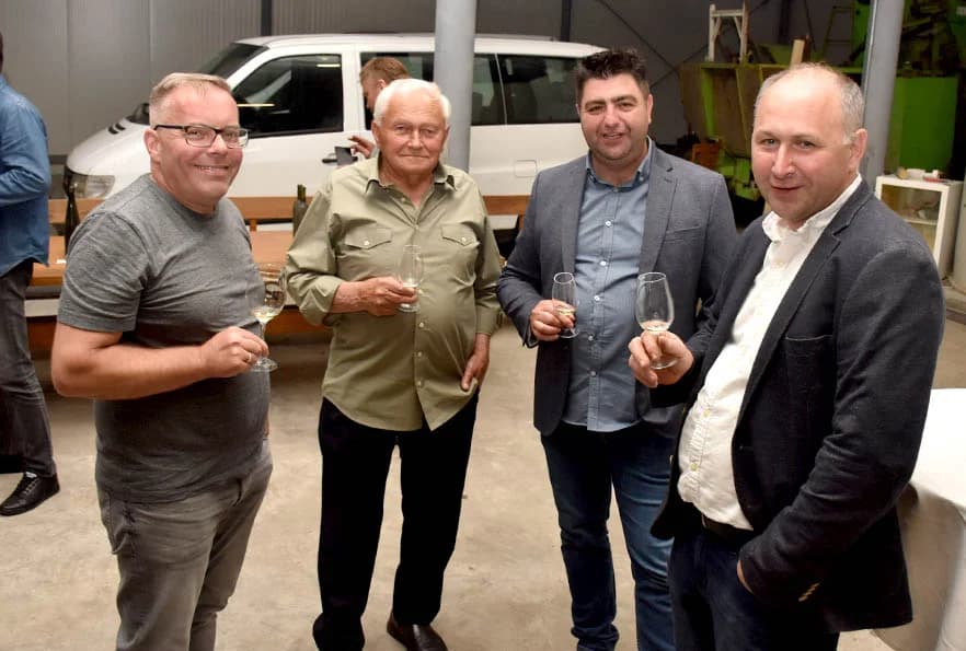 SLAVLJE KOD POZNATOG VINARA IVE ENJINGIJA: Torta za 84. rođendan