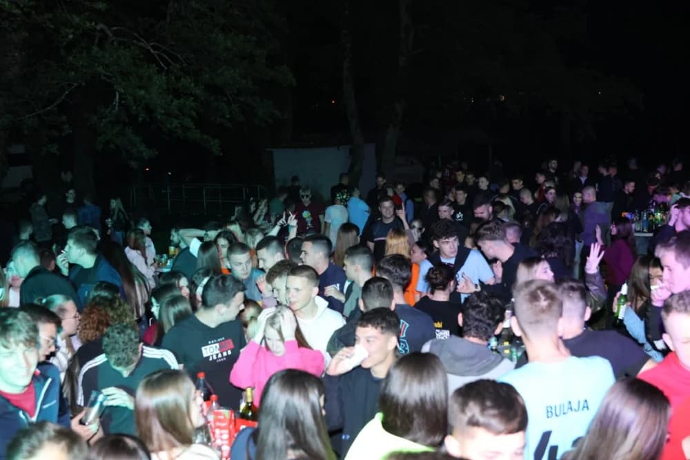 (VELIKA FOTOGALERIJA) Pozdrav maturantima: Više od 600 maturanata ja jedinstvenoj proslavi u Velikoj