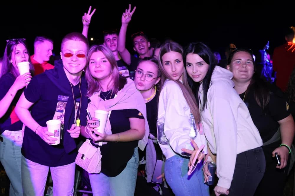 (VELIKA FOTOGALERIJA) Pozdrav maturantima: Više od 600 maturanata ja jedinstvenoj proslavi u Velikoj