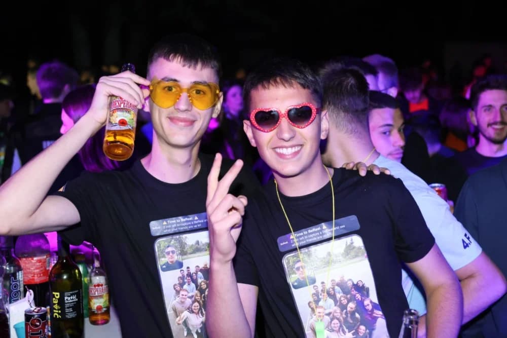 (VELIKA FOTOGALERIJA) Pozdrav maturantima: Više od 600 maturanata ja jedinstvenoj proslavi u Velikoj