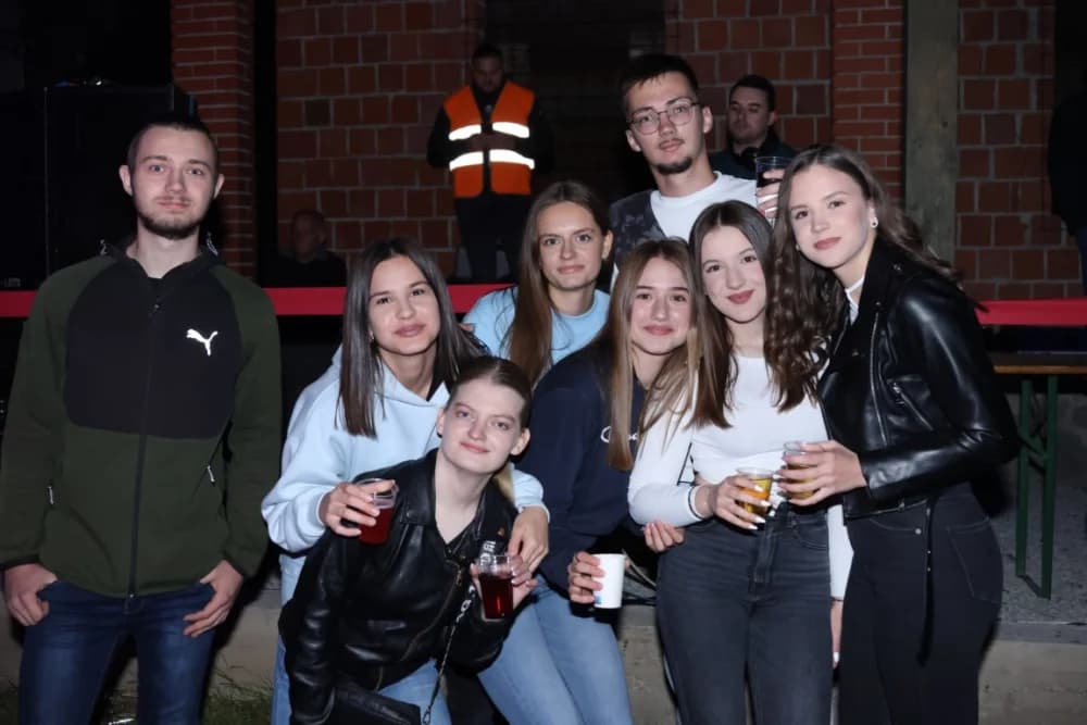 (VELIKA FOTOGALERIJA) Pozdrav maturantima: Više od 600 maturanata ja jedinstvenoj proslavi u Velikoj