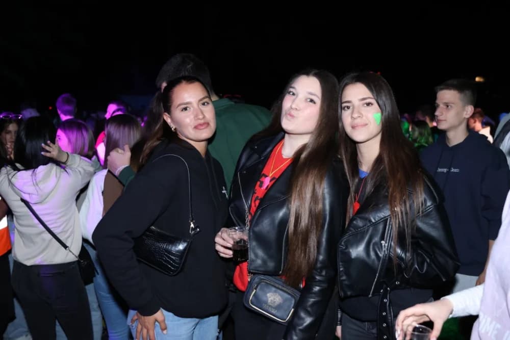 (VELIKA FOTOGALERIJA) Pozdrav maturantima: Više od 600 maturanata ja jedinstvenoj proslavi u Velikoj