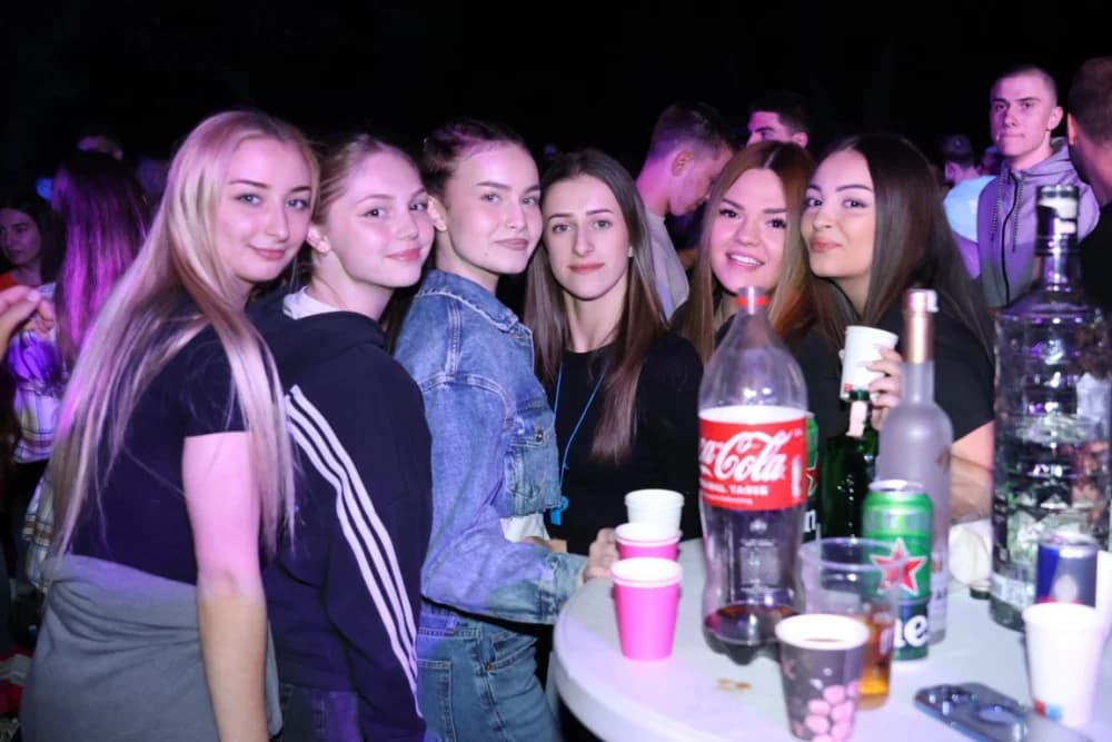 (VELIKA FOTOGALERIJA) Pozdrav maturantima: Više od 600 maturanata ja jedinstvenoj proslavi u Velikoj