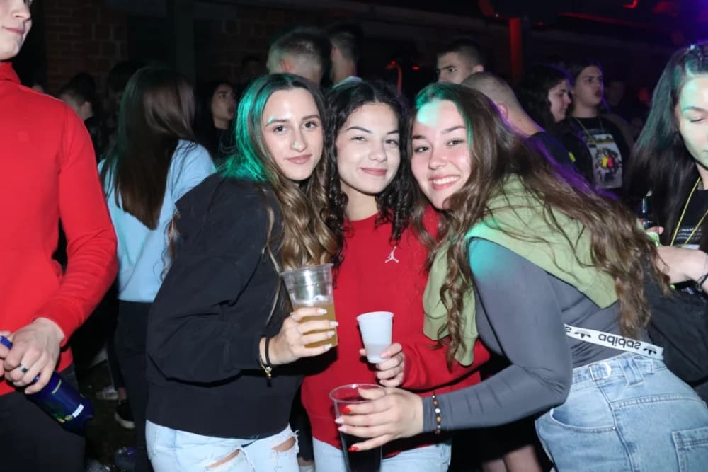 (VELIKA FOTOGALERIJA) Pozdrav maturantima: Više od 600 maturanata ja jedinstvenoj proslavi u Velikoj