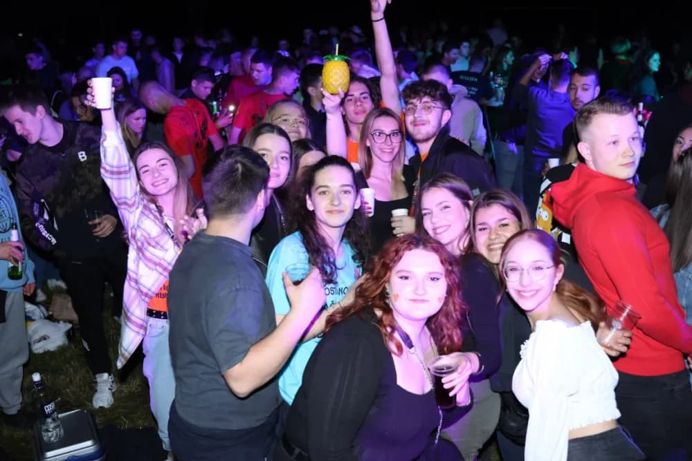 (VELIKA FOTOGALERIJA) Pozdrav maturantima: Više od 600 maturanata ja jedinstvenoj proslavi u Velikoj