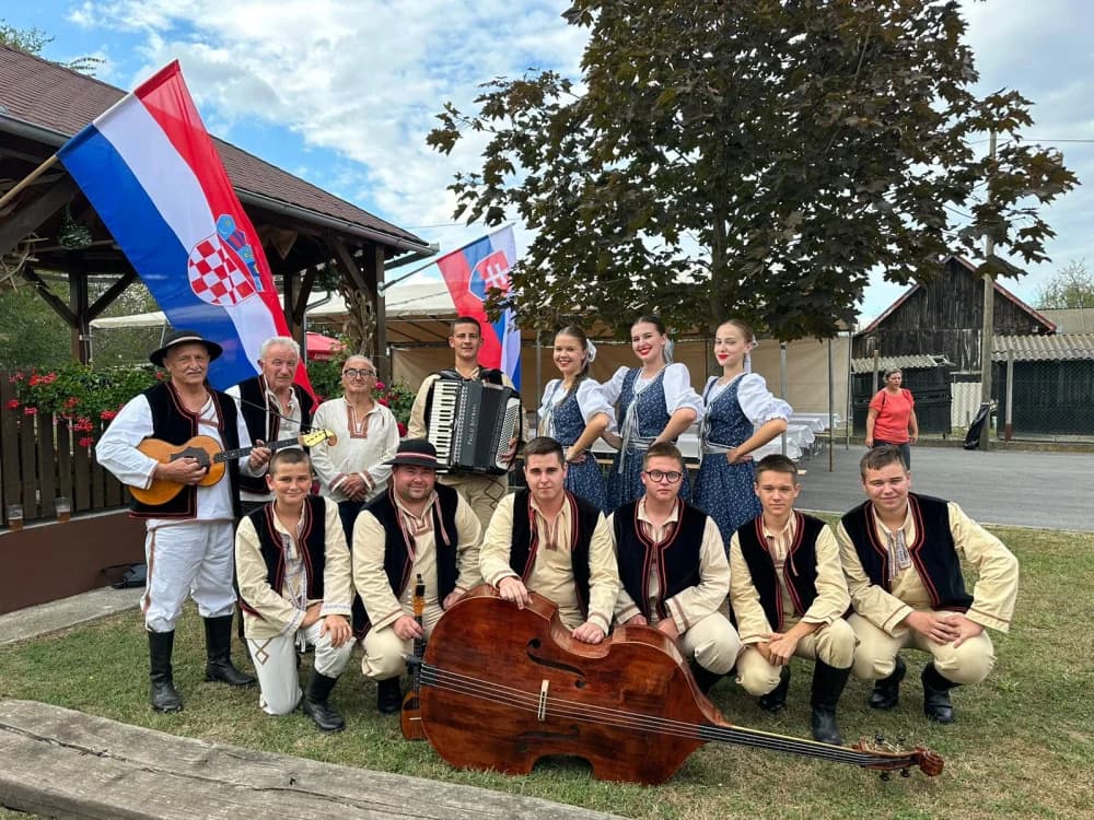 Jakšićki Slovaci oduševili posjetitelje na Miljevačkim danima kukuruza 2023.