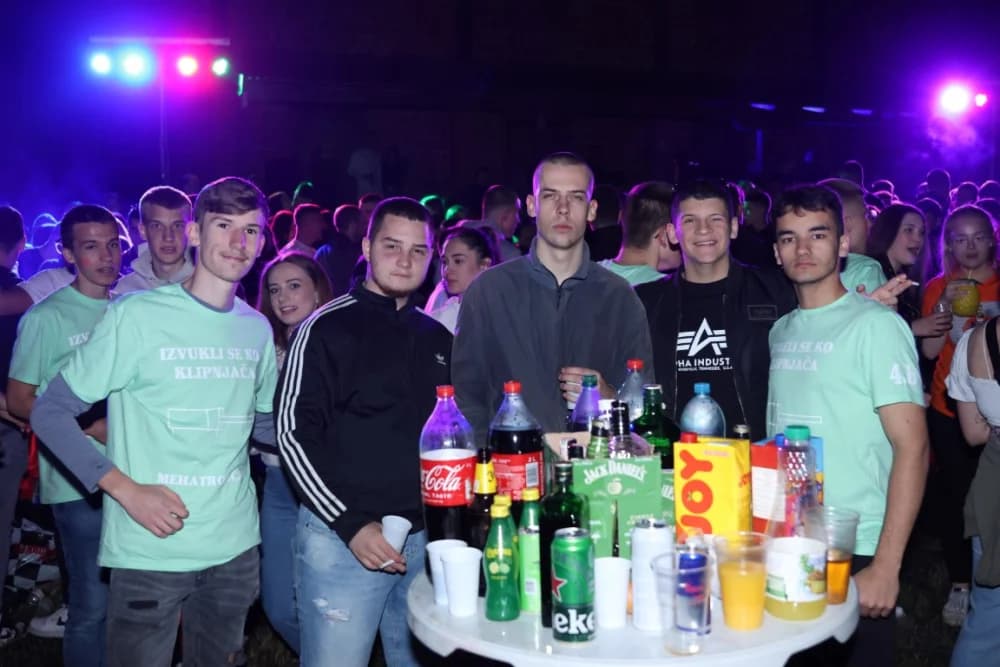 (VELIKA FOTOGALERIJA) Pozdrav maturantima: Više od 600 maturanata ja jedinstvenoj proslavi u Velikoj
