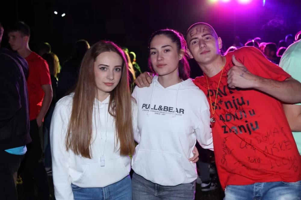 (VELIKA FOTOGALERIJA) Pozdrav maturantima: Više od 600 maturanata ja jedinstvenoj proslavi u Velikoj