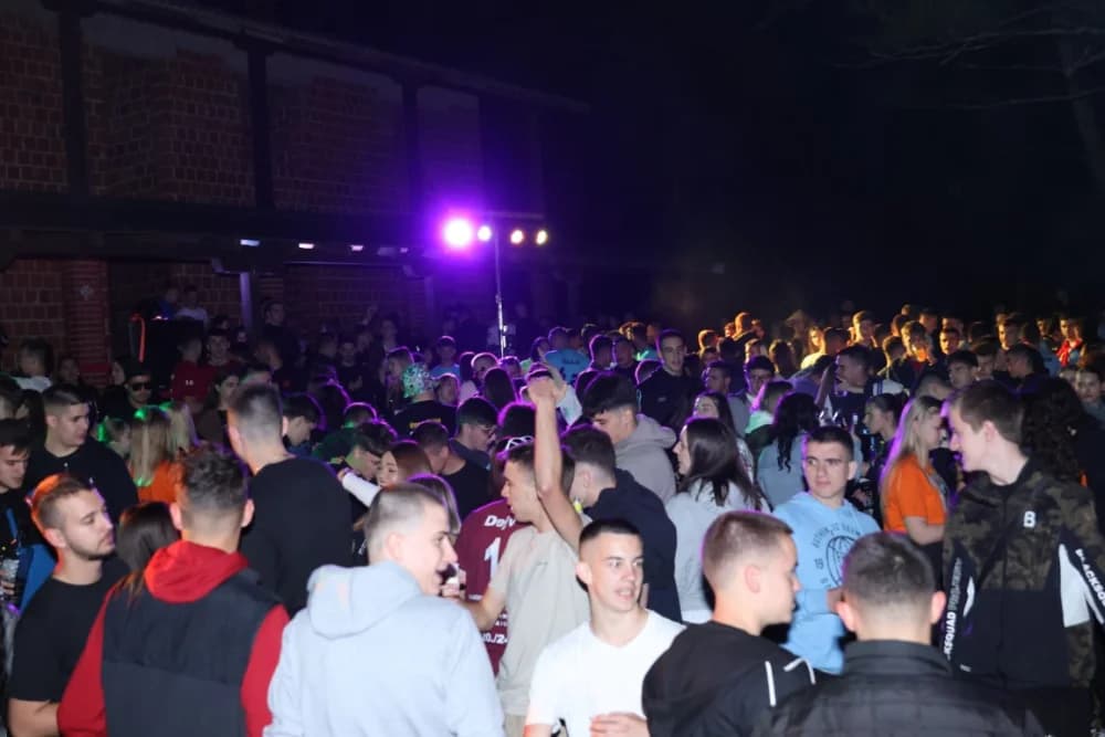 (VELIKA FOTOGALERIJA) Pozdrav maturantima: Više od 600 maturanata ja jedinstvenoj proslavi u Velikoj