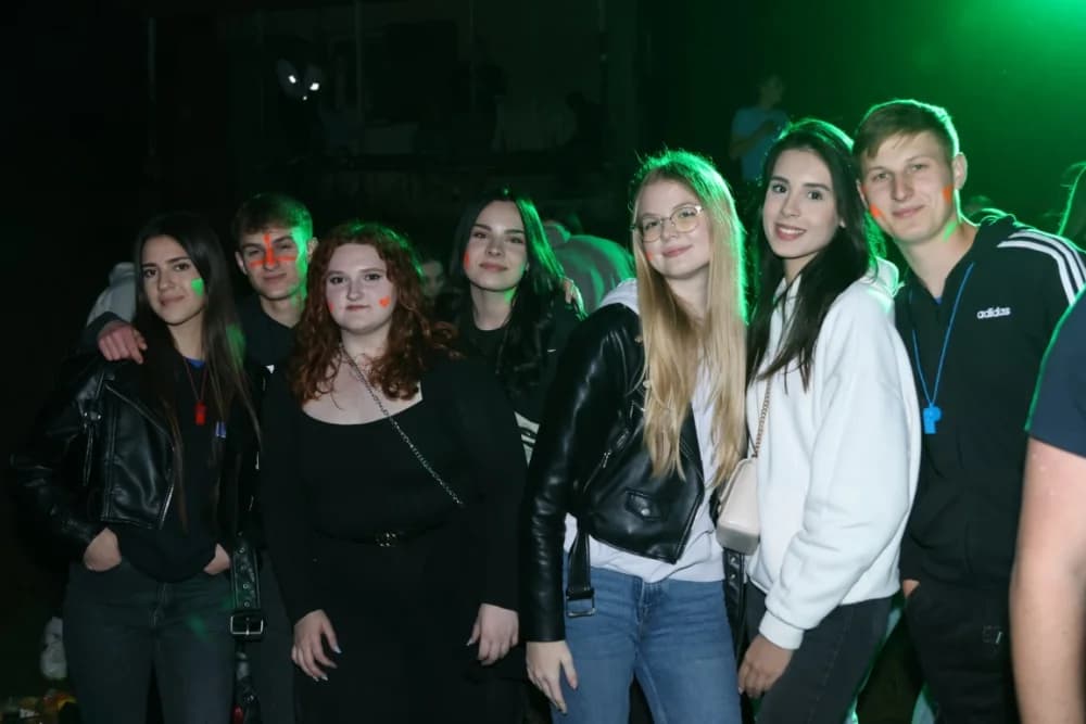 (VELIKA FOTOGALERIJA) Pozdrav maturantima: Više od 600 maturanata ja jedinstvenoj proslavi u Velikoj