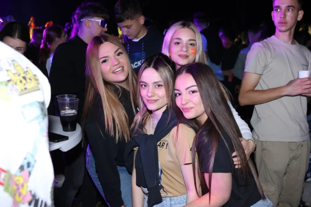 (VELIKA FOTOGALERIJA) Pozdrav maturantima: Više od 600 maturanata ja jedinstvenoj proslavi u Velikoj