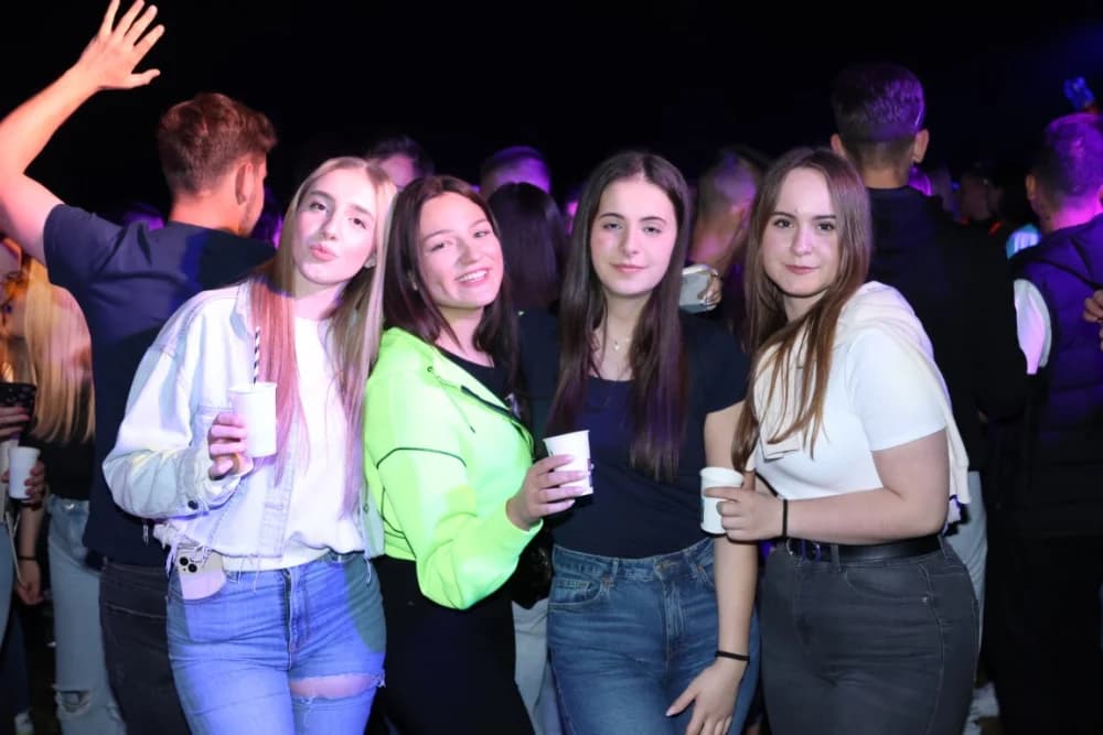 (VELIKA FOTOGALERIJA) Pozdrav maturantima: Više od 600 maturanata ja jedinstvenoj proslavi u Velikoj