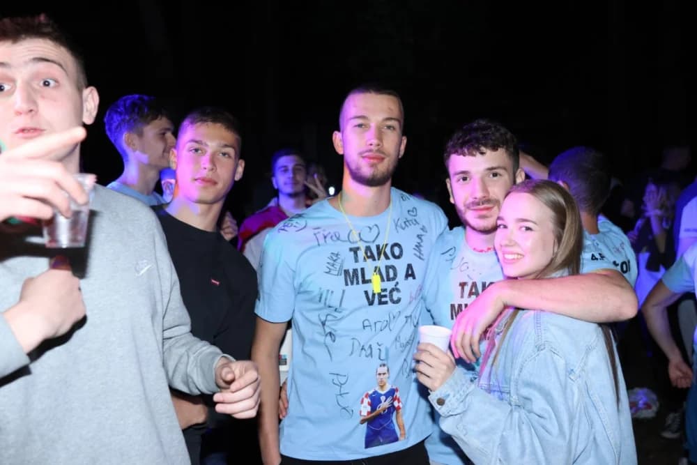 (VELIKA FOTOGALERIJA) Pozdrav maturantima: Više od 600 maturanata ja jedinstvenoj proslavi u Velikoj