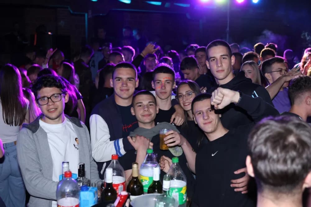 (VELIKA FOTOGALERIJA) Pozdrav maturantima: Više od 600 maturanata ja jedinstvenoj proslavi u Velikoj