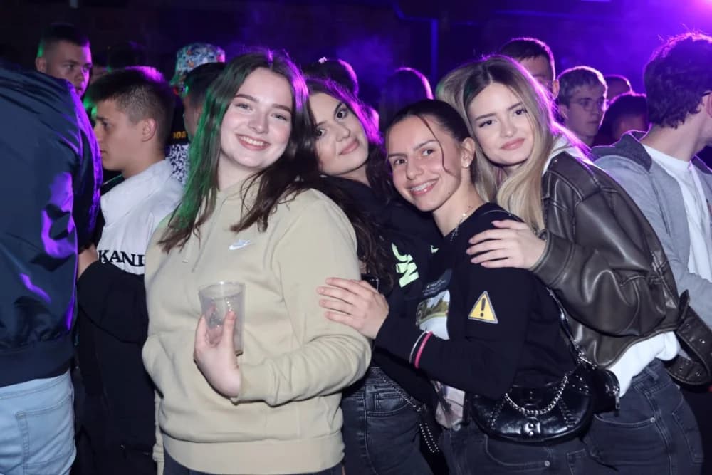 (VELIKA FOTOGALERIJA) Pozdrav maturantima: Više od 600 maturanata ja jedinstvenoj proslavi u Velikoj