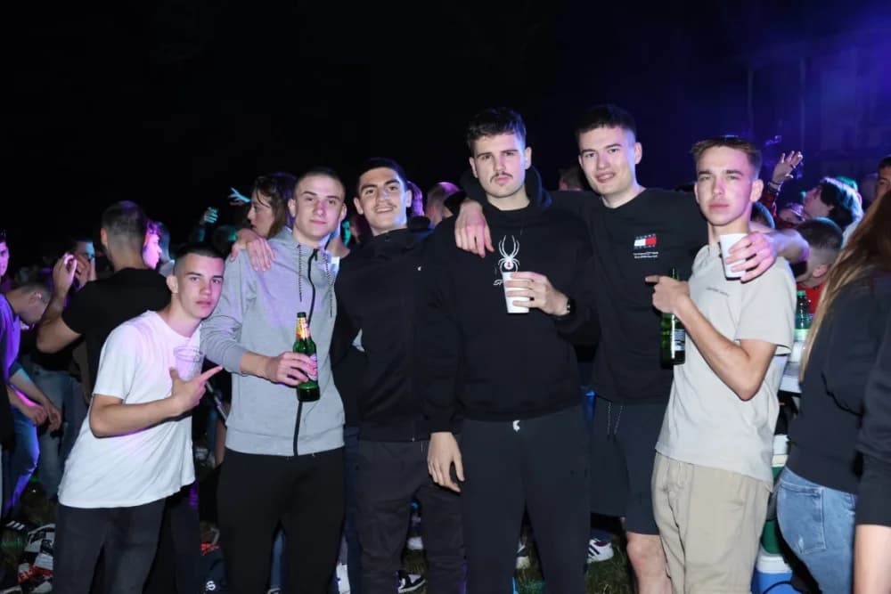 (VELIKA FOTOGALERIJA) Pozdrav maturantima: Više od 600 maturanata ja jedinstvenoj proslavi u Velikoj
