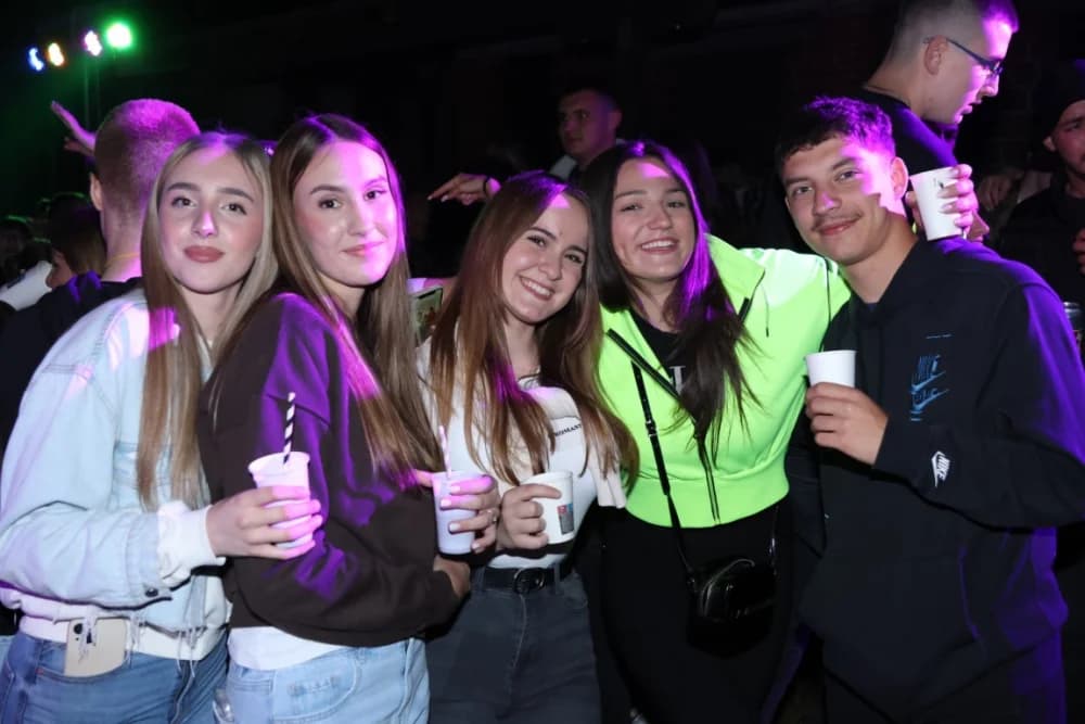 (VELIKA FOTOGALERIJA) Pozdrav maturantima: Više od 600 maturanata ja jedinstvenoj proslavi u Velikoj