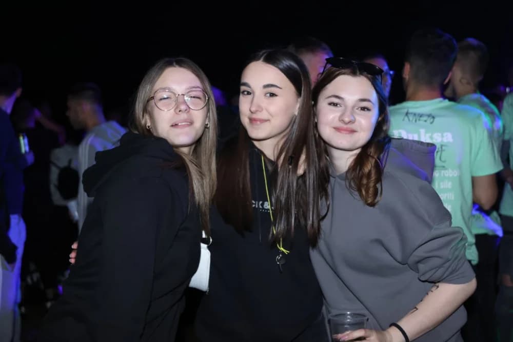 (VELIKA FOTOGALERIJA) Pozdrav maturantima: Više od 600 maturanata ja jedinstvenoj proslavi u Velikoj