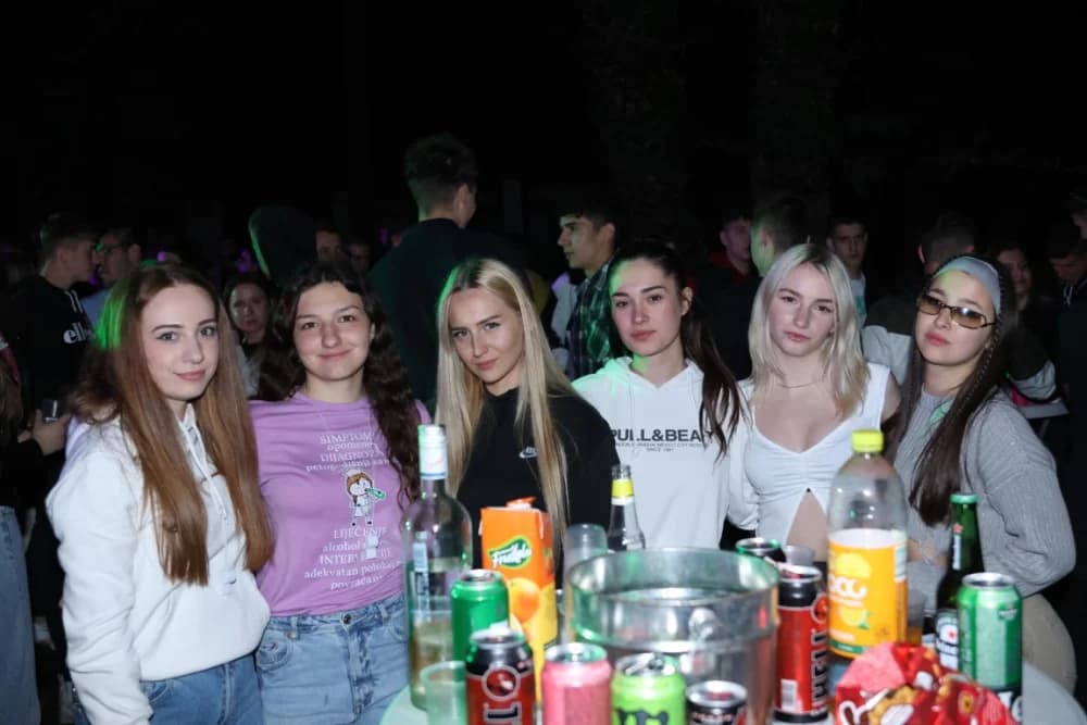 (VELIKA FOTOGALERIJA) Pozdrav maturantima: Više od 600 maturanata ja jedinstvenoj proslavi u Velikoj