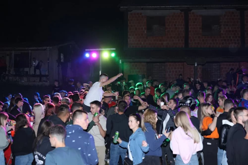 (VELIKA FOTOGALERIJA) Pozdrav maturantima: Više od 600 maturanata ja jedinstvenoj proslavi u Velikoj