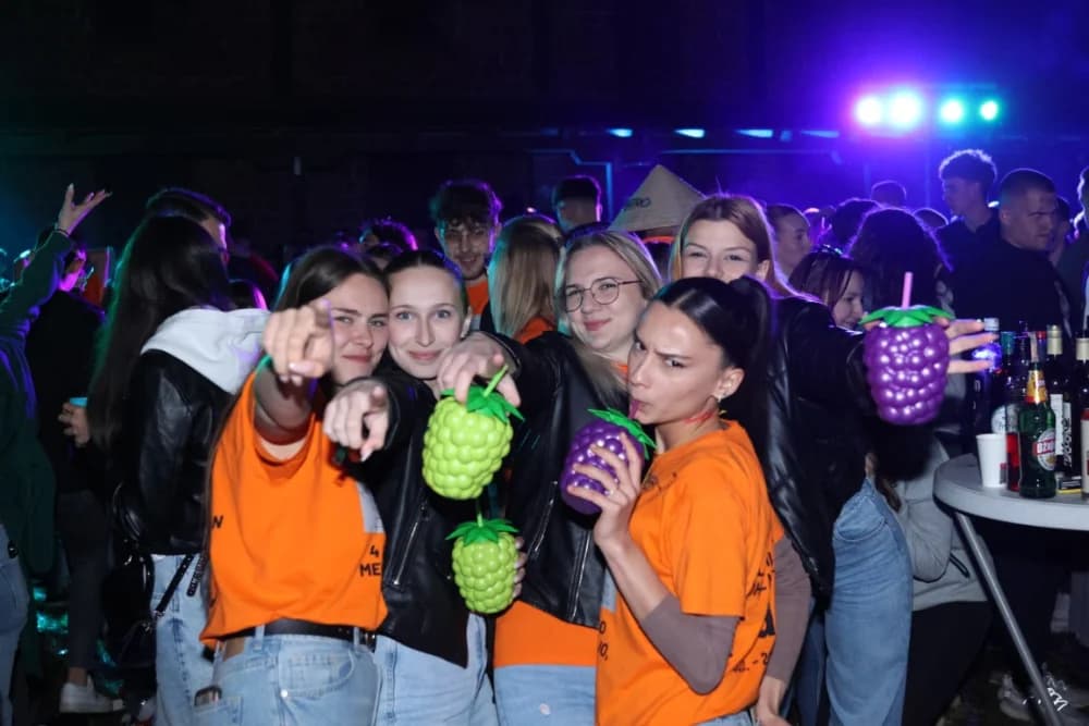(VELIKA FOTOGALERIJA) Pozdrav maturantima: Više od 600 maturanata ja jedinstvenoj proslavi u Velikoj