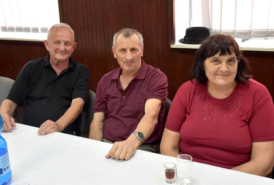 SKUPŠTINA, PA DRUŽENJE: Kaptolački umirovljenici tradicionalno se okupili uz blagdan Duhova