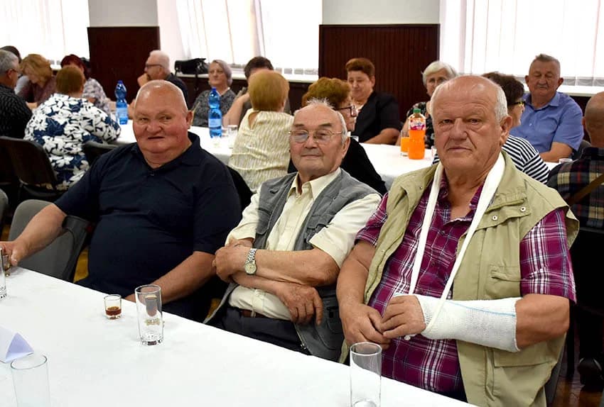 SKUPŠTINA, PA DRUŽENJE: Kaptolački umirovljenici tradicionalno se okupili uz blagdan Duhova