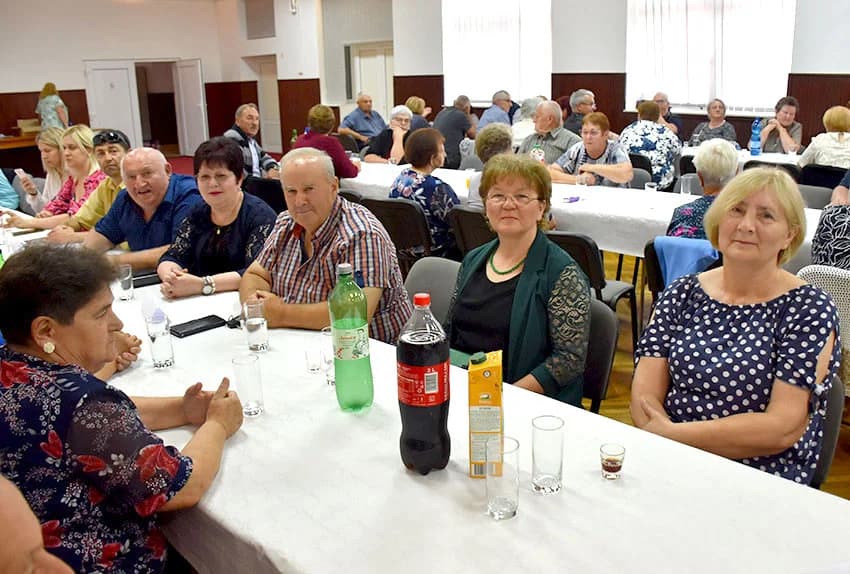 SKUPŠTINA, PA DRUŽENJE: Kaptolački umirovljenici tradicionalno se okupili uz blagdan Duhova