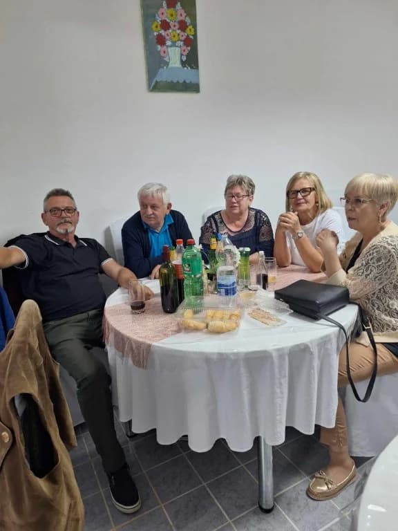 Veličkim umirovljenicima na zabavi su pridružili prijatelje iz Baranje