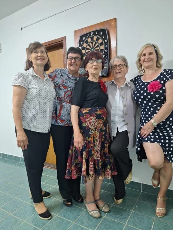 Veličkim umirovljenicima na zabavi su pridružili prijatelje iz Baranje