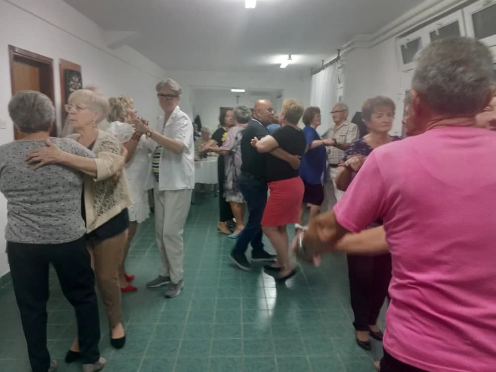 Veličkim umirovljenicima na zabavi su pridružili prijatelje iz Baranje