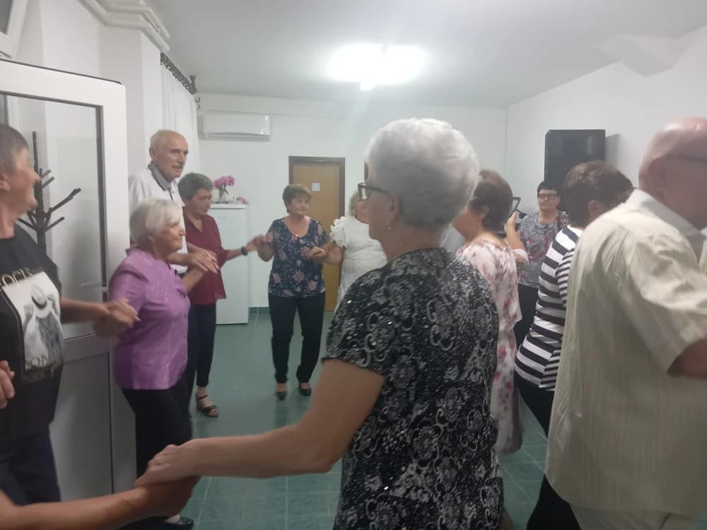 Veličkim umirovljenicima na zabavi su pridružili prijatelje iz Baranje