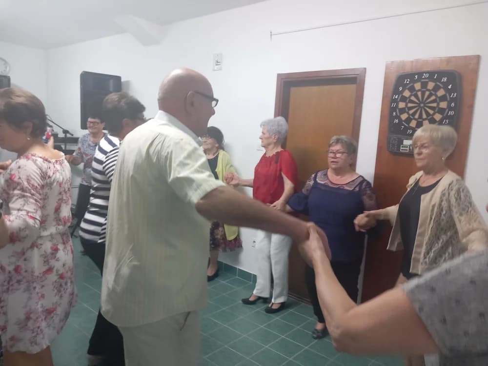 Veličkim umirovljenicima na zabavi su pridružili prijatelje iz Baranje