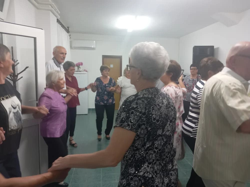 Veličkim umirovljenicima na zabavi su pridružili prijatelje iz Baranje