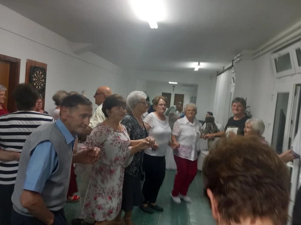 Veličkim umirovljenicima na zabavi su pridružili prijatelje iz Baranje