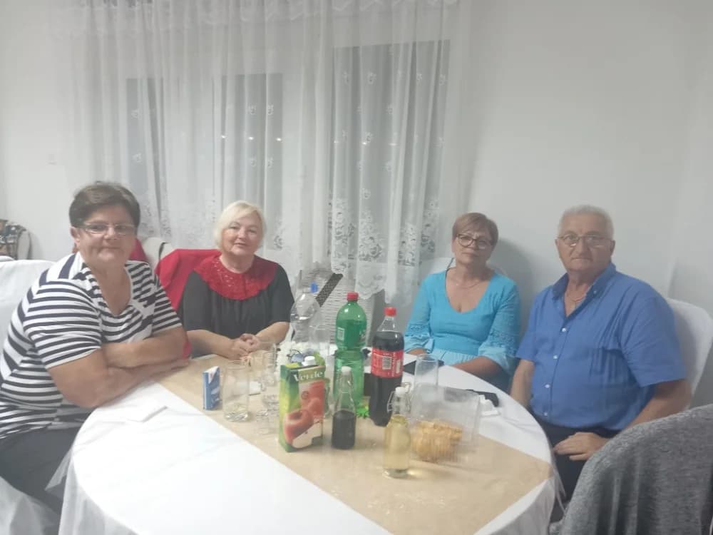 Veličkim umirovljenicima na zabavi su pridružili prijatelje iz Baranje