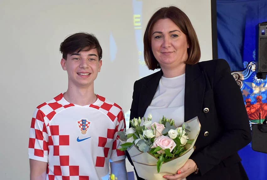 Sati istine na brdu Sokolovac: Još jedna generacija osmaša slušala predavanje o Domovinskom ratu