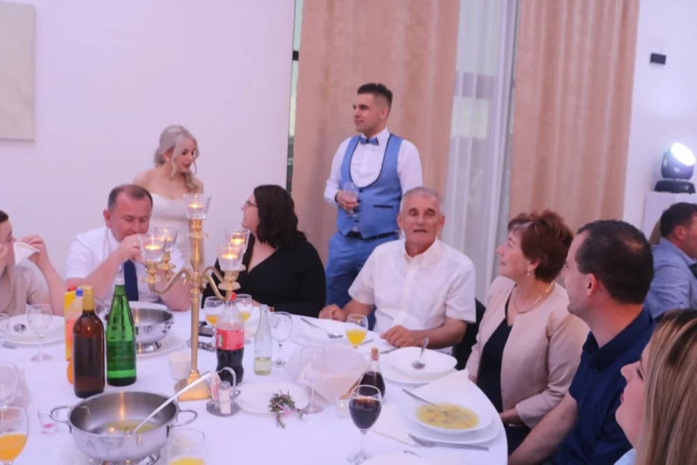 PRAVO VESELJE: Svadbu Mate Pavića i Ane Damljanović uz gotovo 400 gostiju svirački ukrasio legendarni Borko Radivojević i njegovi Tigrovi