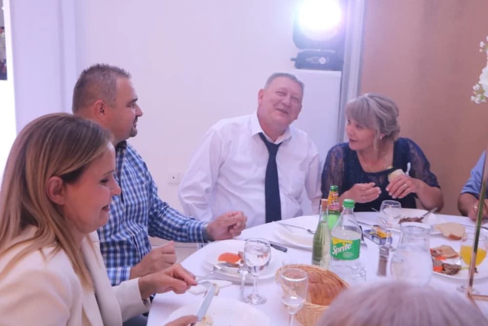 PRAVO VESELJE: Svadbu Mate Pavića i Ane Damljanović uz gotovo 400 gostiju svirački ukrasio legendarni Borko Radivojević i njegovi Tigrovi
