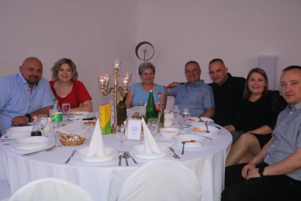 PRAVO VESELJE: Svadbu Mate Pavića i Ane Damljanović uz gotovo 400 gostiju svirački ukrasio legendarni Borko Radivojević i njegovi Tigrovi