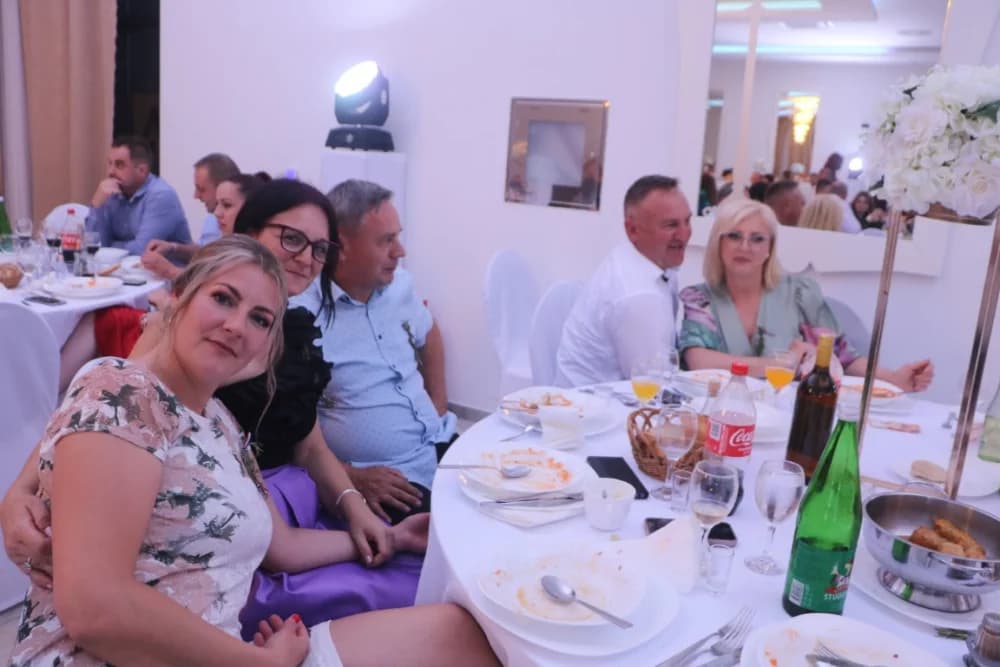 PRAVO VESELJE: Svadbu Mate Pavića i Ane Damljanović uz gotovo 400 gostiju svirački ukrasio legendarni Borko Radivojević i njegovi Tigrovi