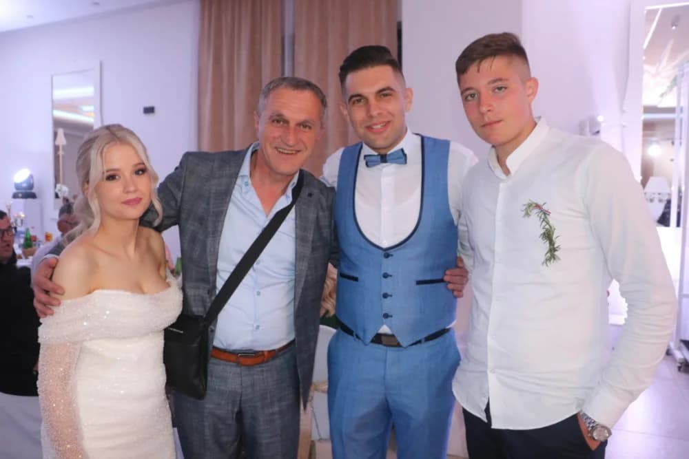 PRAVO VESELJE: Svadbu Mate Pavića i Ane Damljanović uz gotovo 400 gostiju svirački ukrasio legendarni Borko Radivojević i njegovi Tigrovi