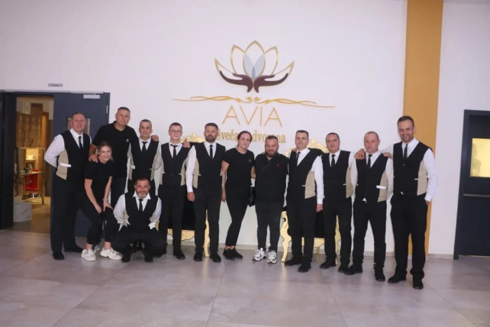 PRAVO VESELJE: Svadbu Mate Pavića i Ane Damljanović uz gotovo 400 gostiju svirački ukrasio legendarni Borko Radivojević i njegovi Tigrovi