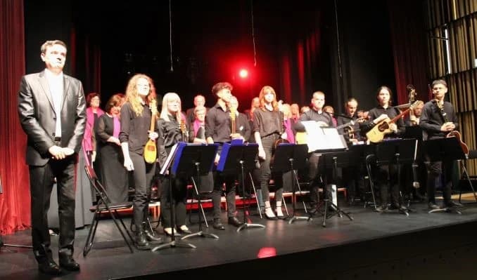 (FOTO) Održan koncert za pamćenje Ličkog zavičajnog društva „Vila Velebita“