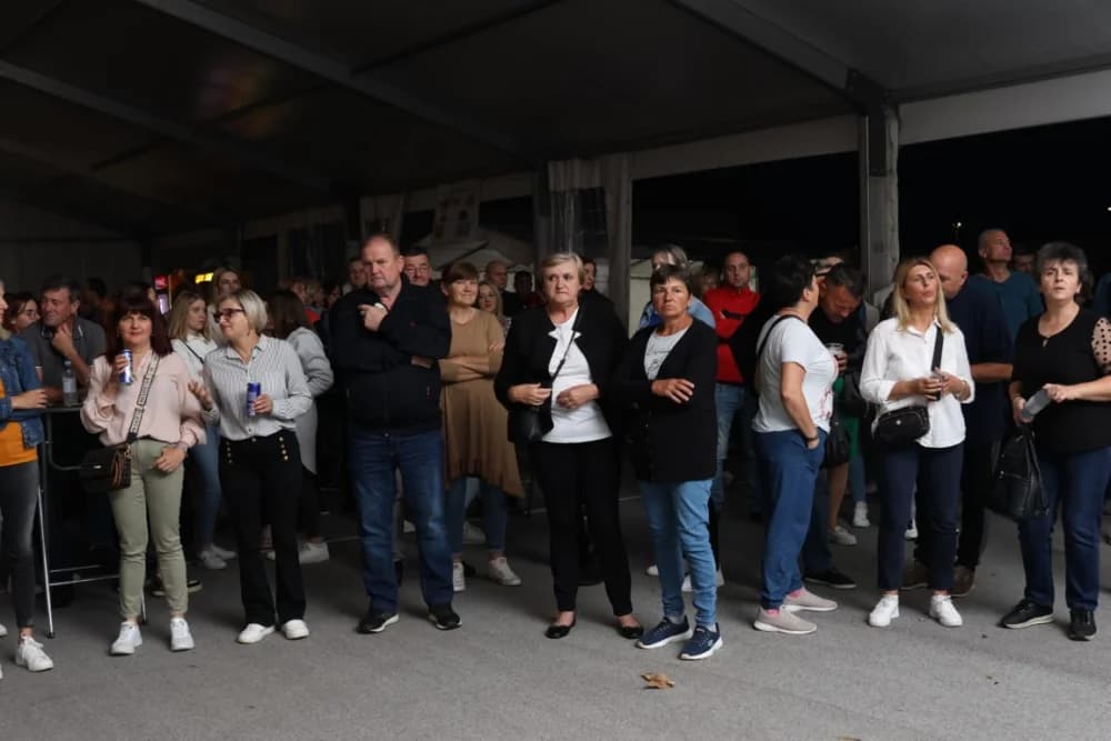 (FOTO) Dražen Zečić oduševio brojne obožavatelja u Velikoj