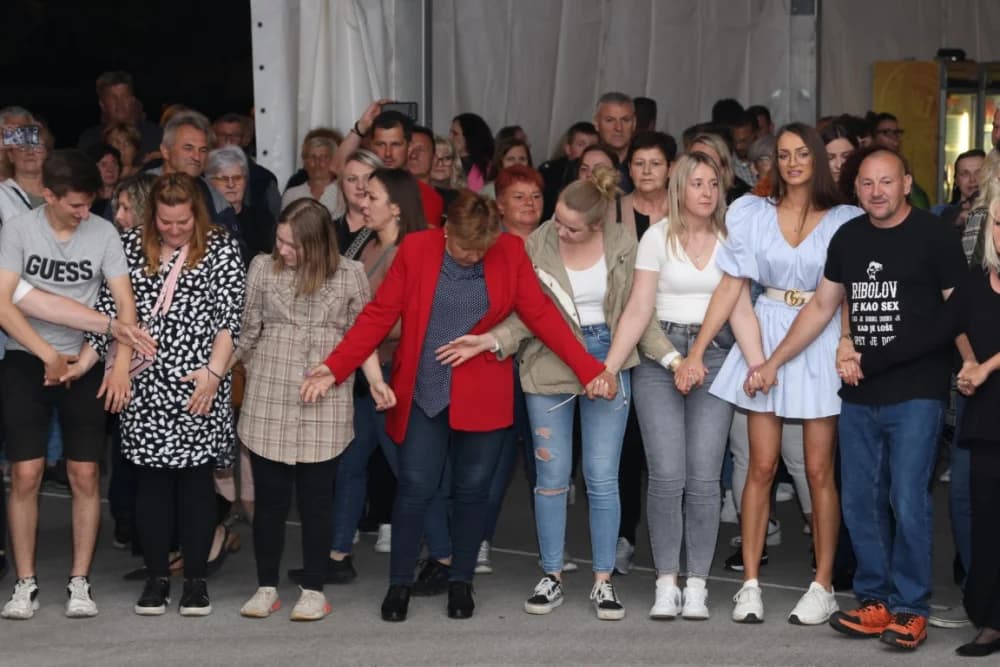 (FOTO) Dražen Zečić oduševio brojne obožavatelja u Velikoj
